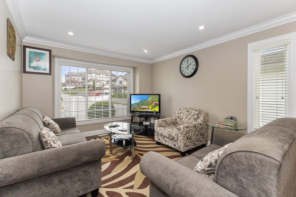 Photo of 3345 Siskin Drive, Abbotsford, BC V2T 6T4 (MLS # R3107806)