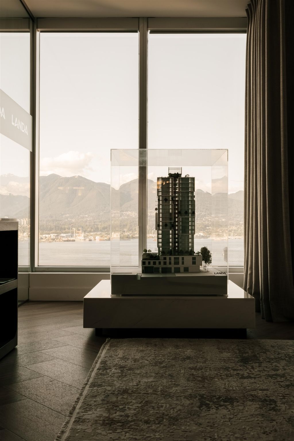 listing image 1100548305099310391