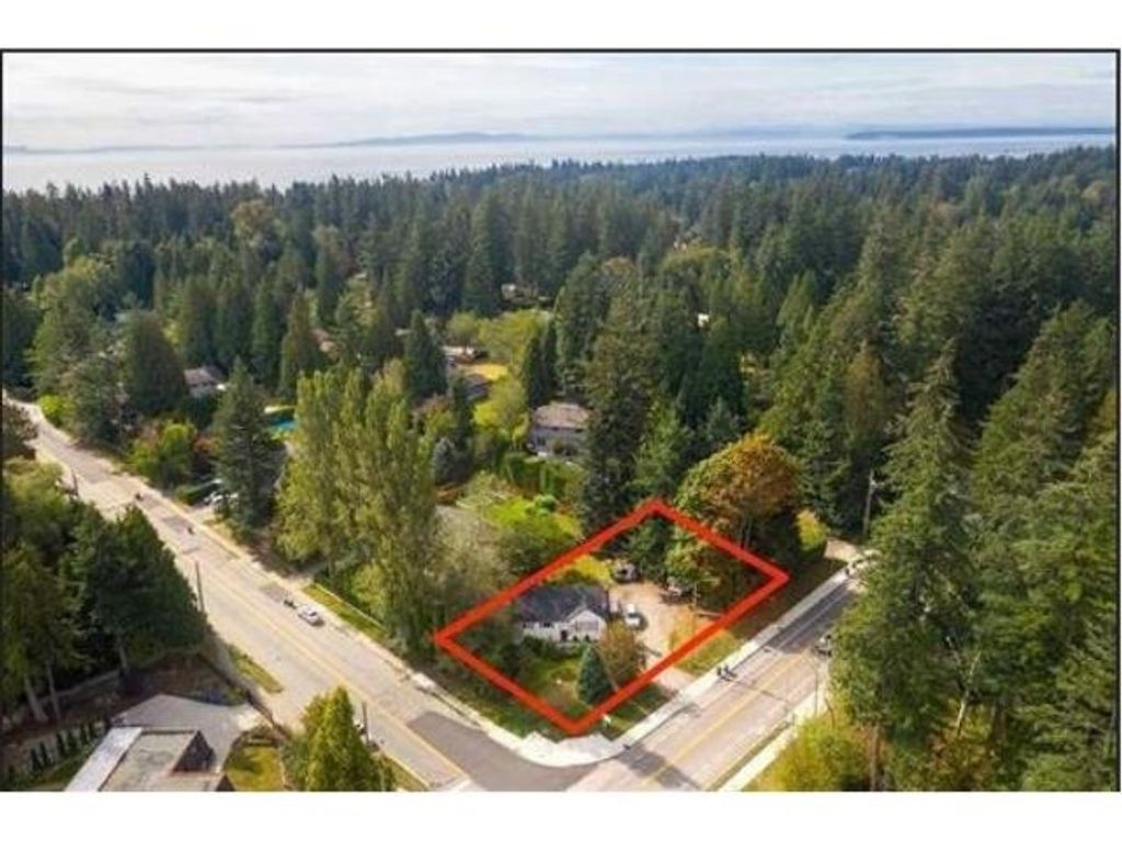 Photo of 13590 20 Avenue, Surrey, BC V4A 1Z6 (MLS # R3145122)