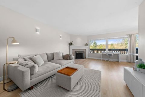 1001 Old Lillooet Road North Vancouver BC V7J 3H6