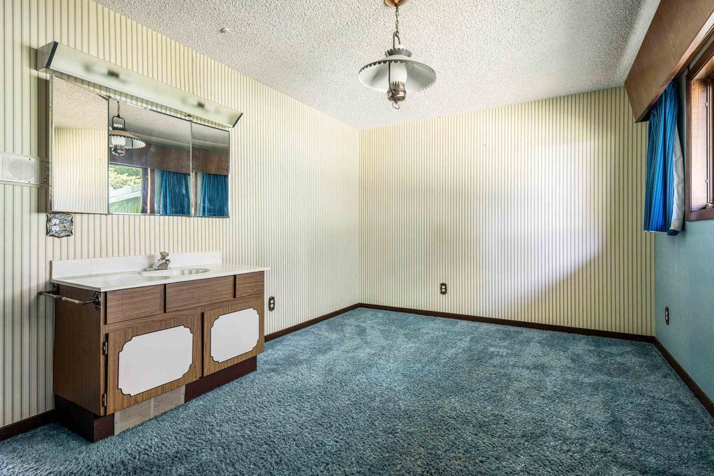listing image 1102763746815057750