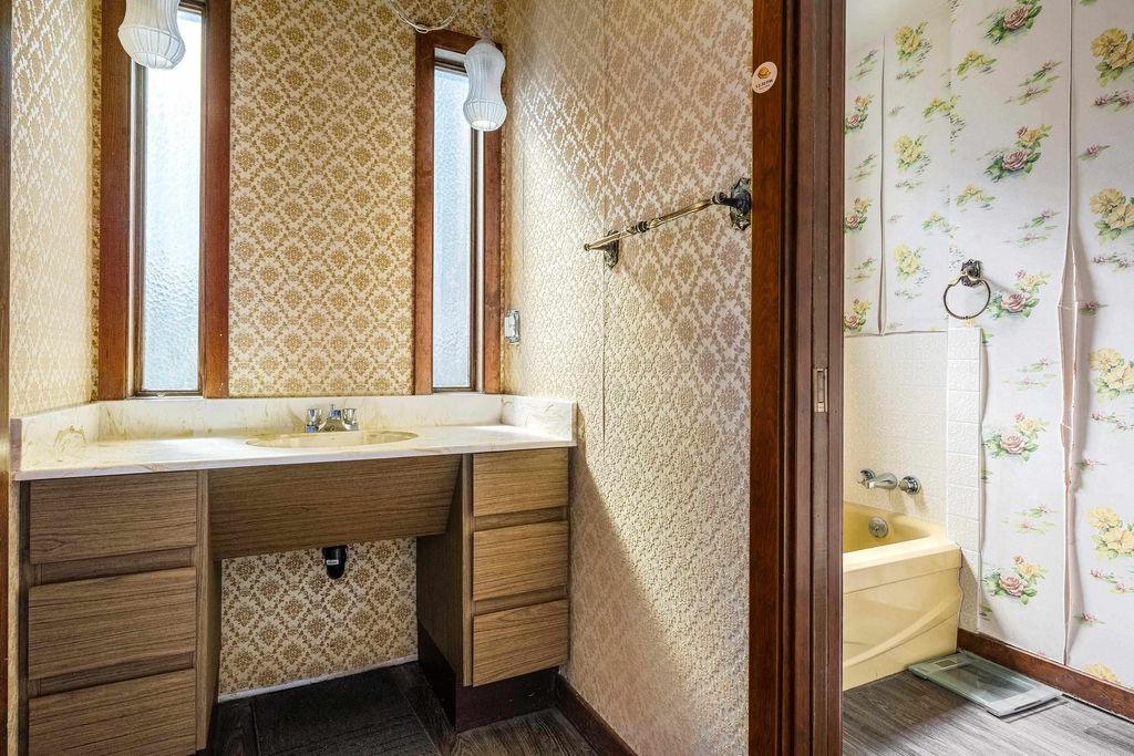 listing image 1103727572584487351