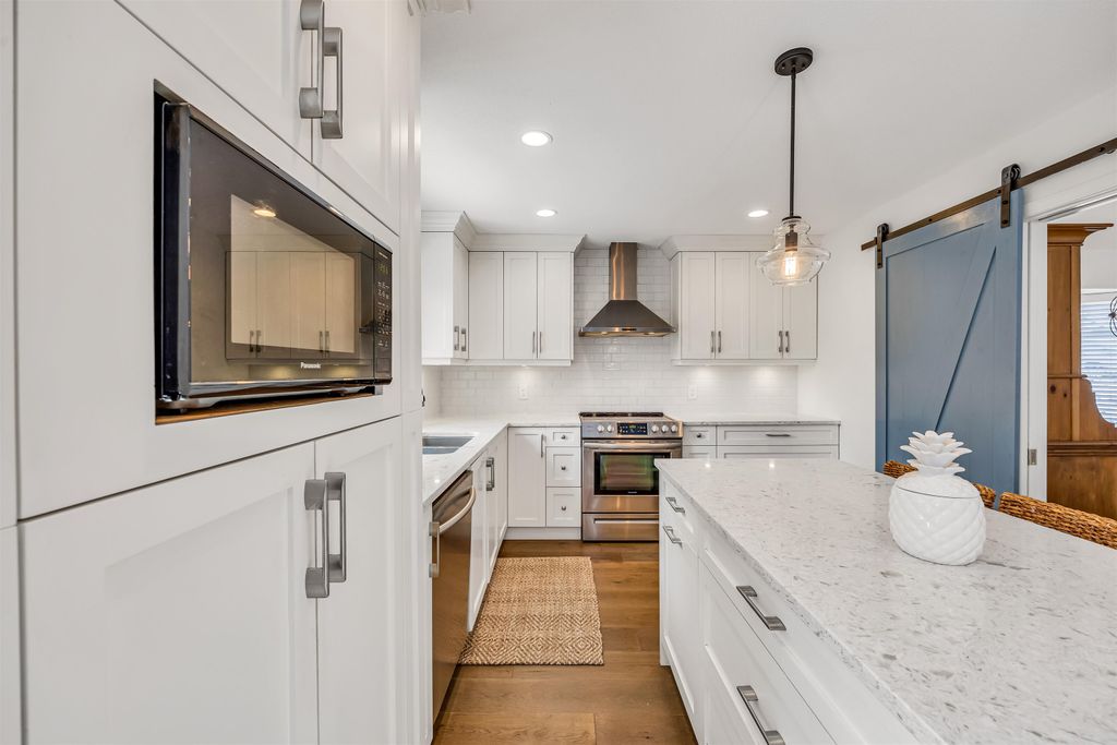 listing image 1105626373832578269
