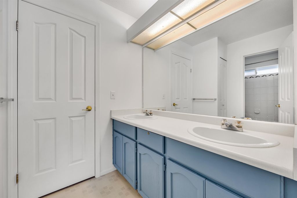 listing image 1108324744923206673