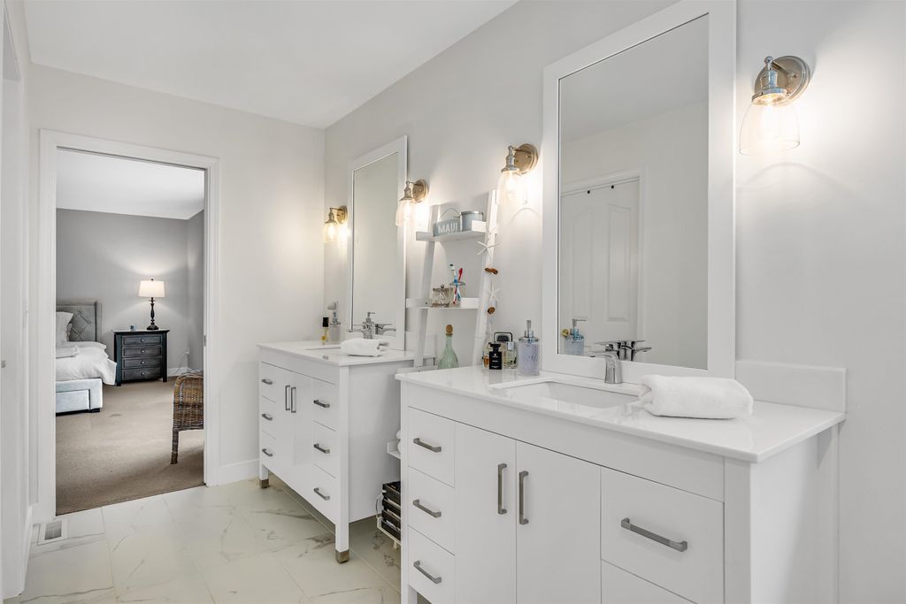 listing image 1100154036473811535