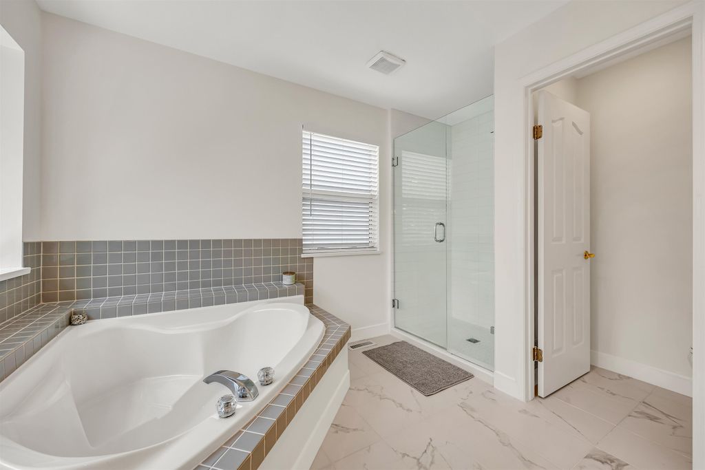 listing image 1103320387144226442