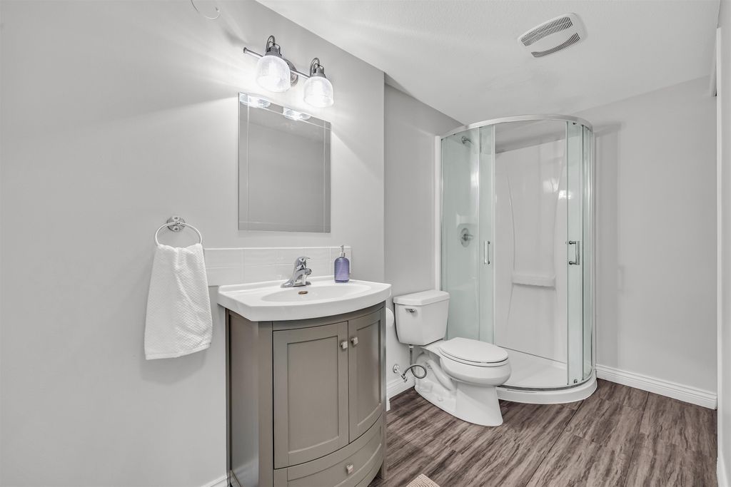 listing image 1105410685673458758