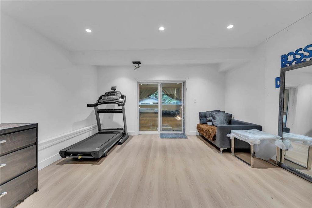 listing image 1101543618244158674