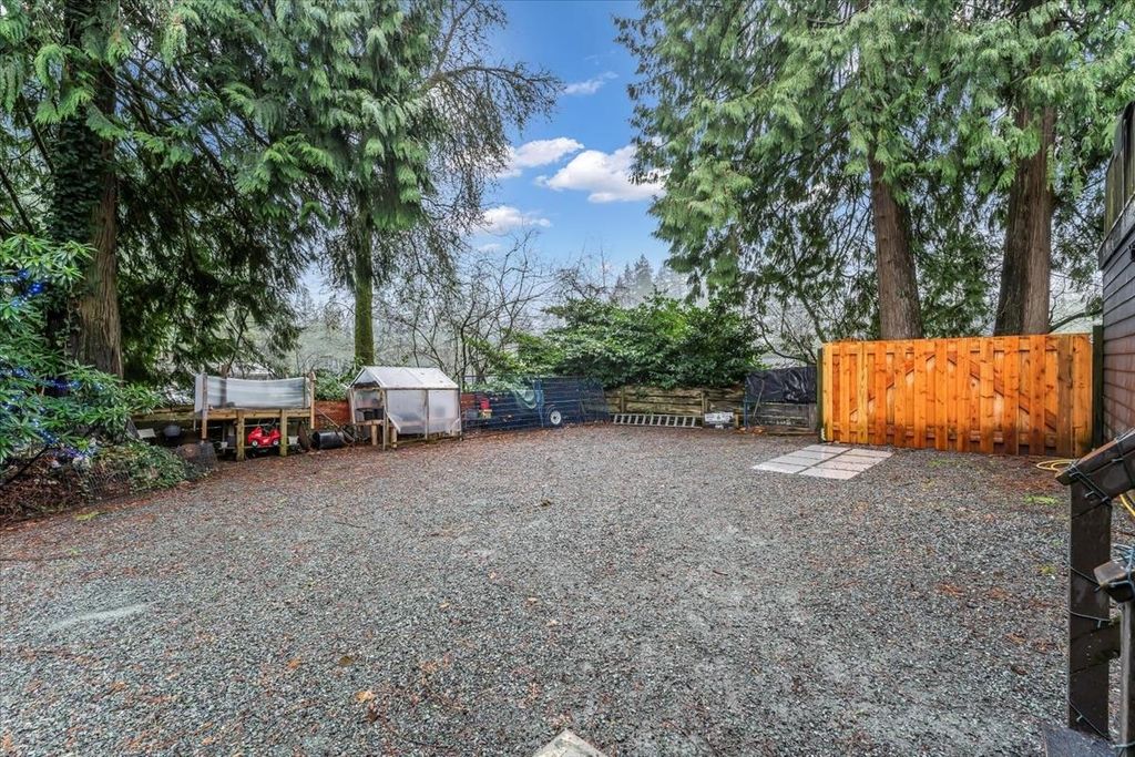 listing image 1104859062017656157