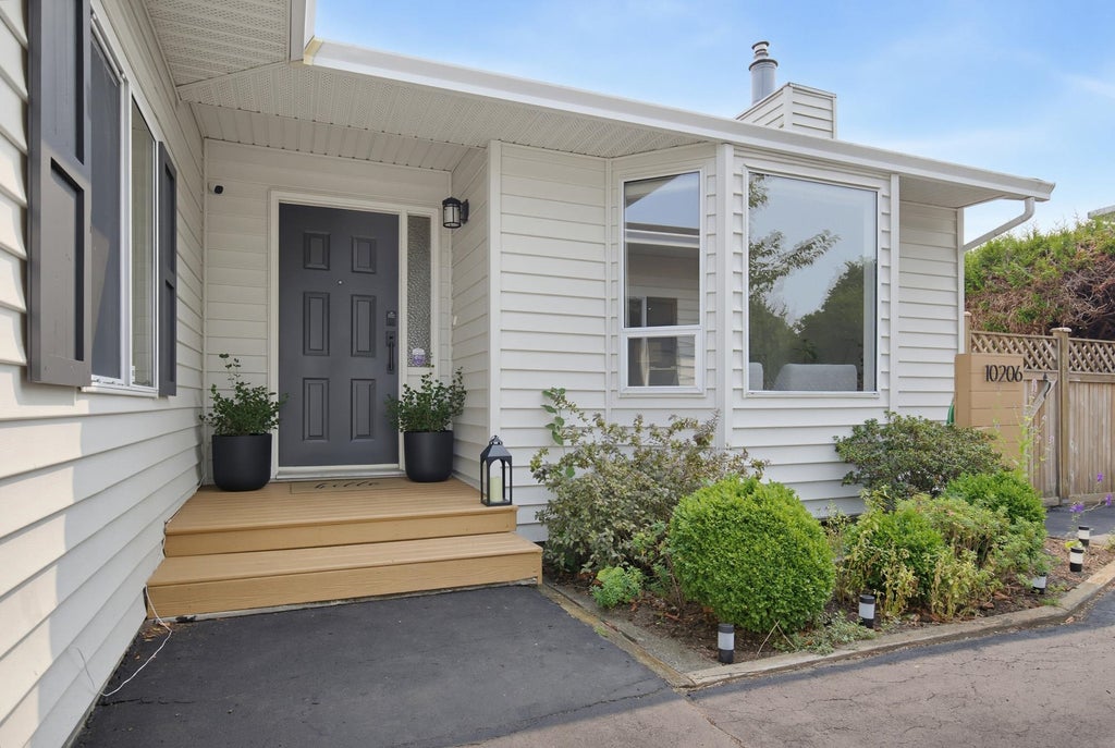 Photo of 10206 Crystal Drive, Chilliwack, BC V2P 6T8 (MLS # R3151936)