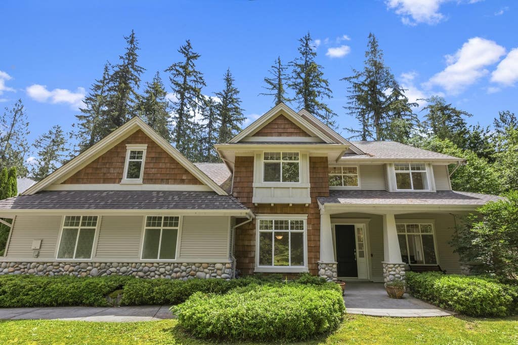 Photo of 13070 Alouette Road, Maple Ridge, BC V4R 1R8 (MLS # R3135803)