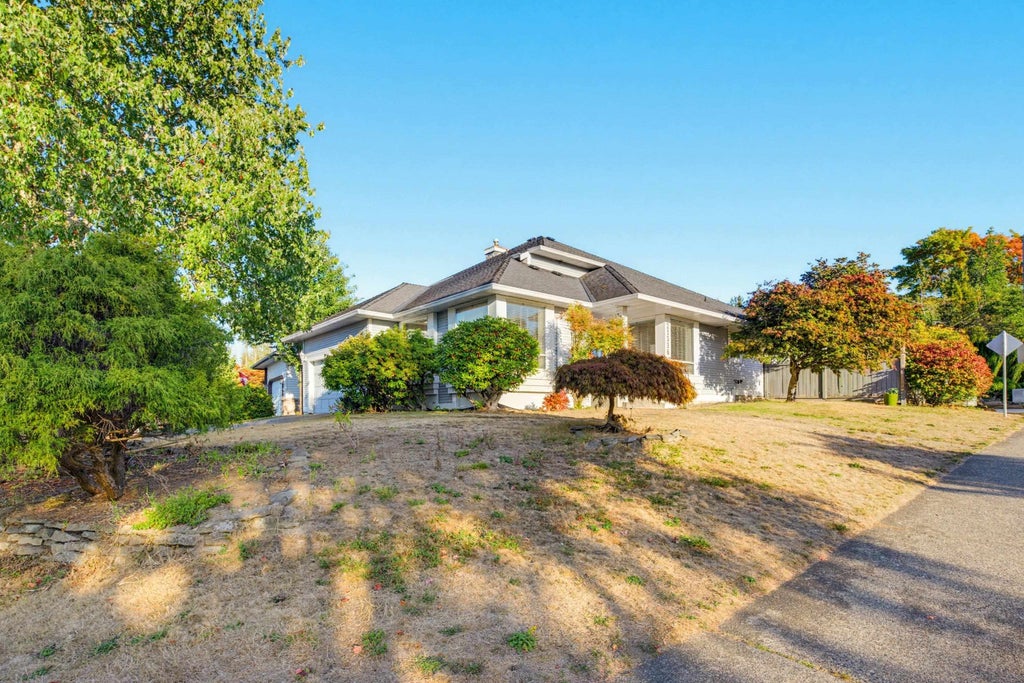 Photo of 21556 86a Crescent, Langley, BC V1M 2E3 (MLS # R3166911)