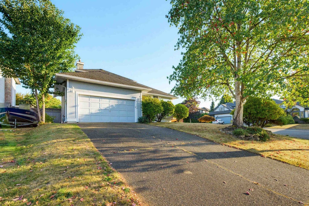 Photo of 21556 86a Crescent, Langley, BC V1M 2E3 (MLS # R3166911)
