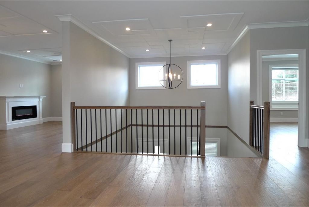 listing image 1104838086531559888