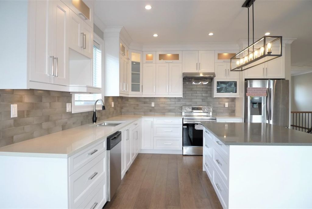 listing image 1109642009100442306