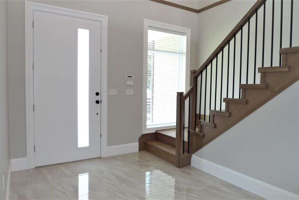 listing image 1102760336872483327