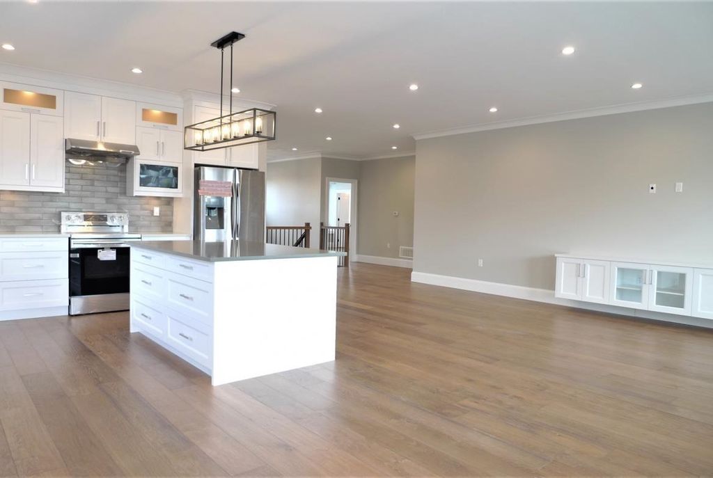 listing image 1102830884302344896