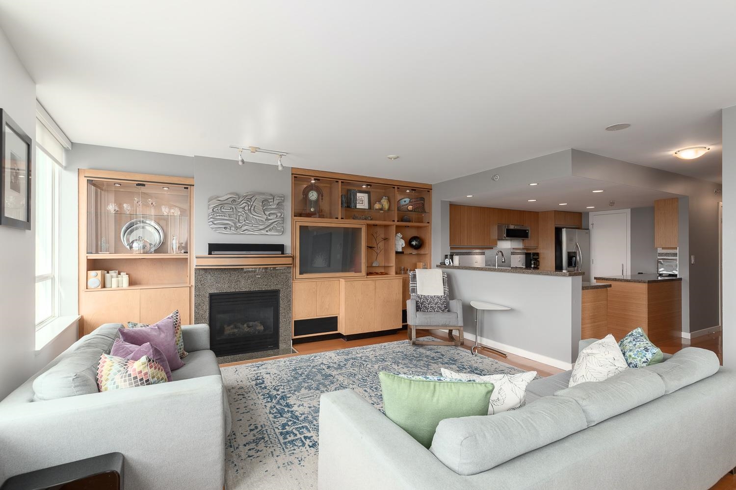 120 Milross Avenue 605