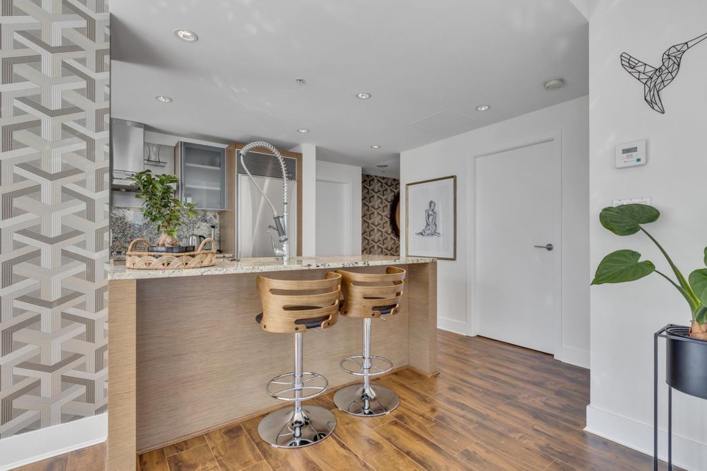 listing image 1102526953036536084
