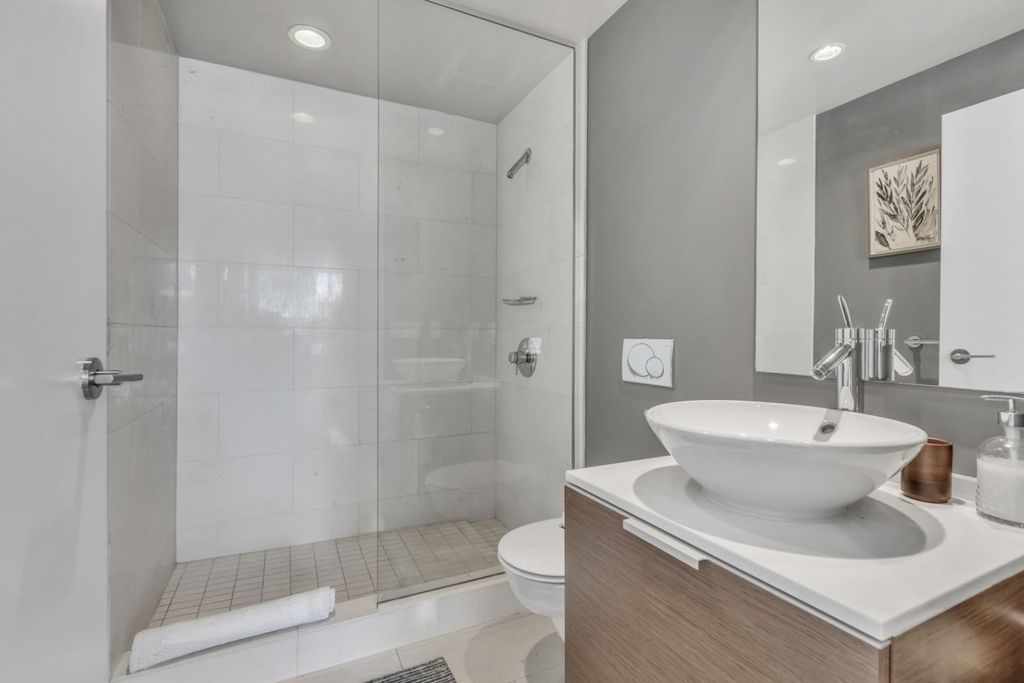 listing image 1108489073402040735