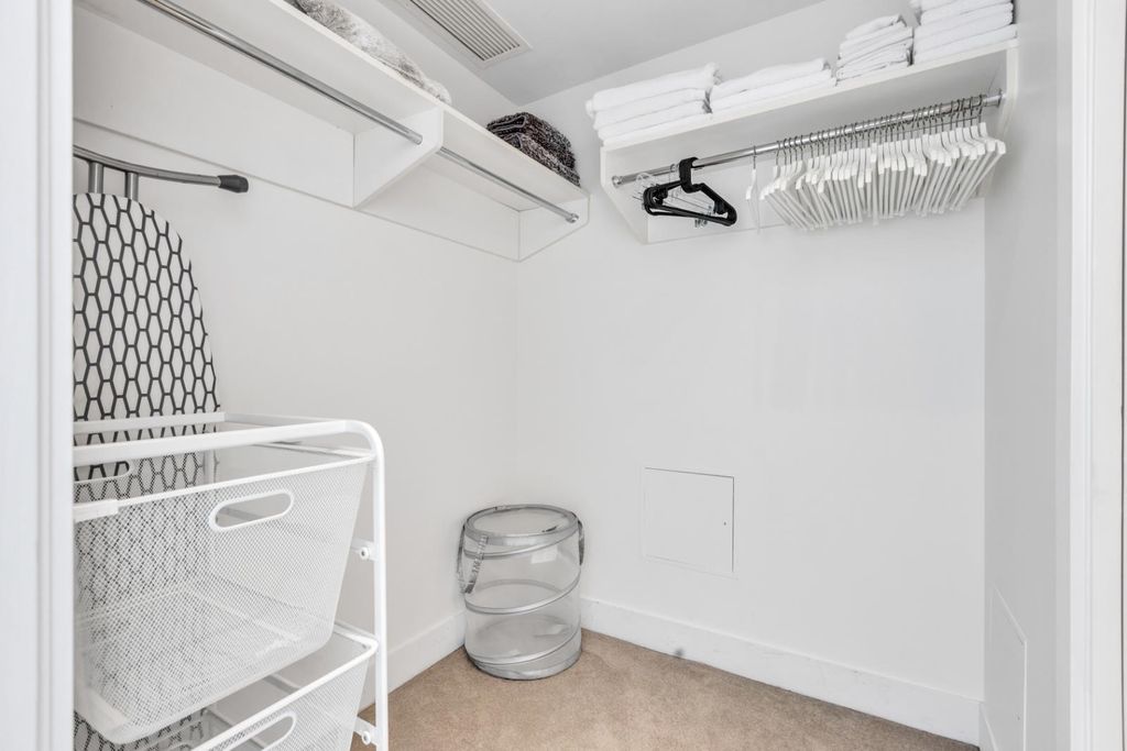 listing image 1100607287736791910