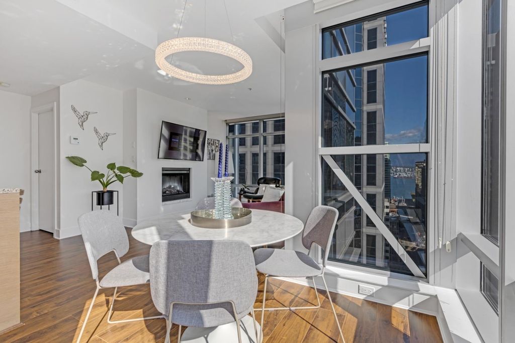 listing image 1100713737547697087