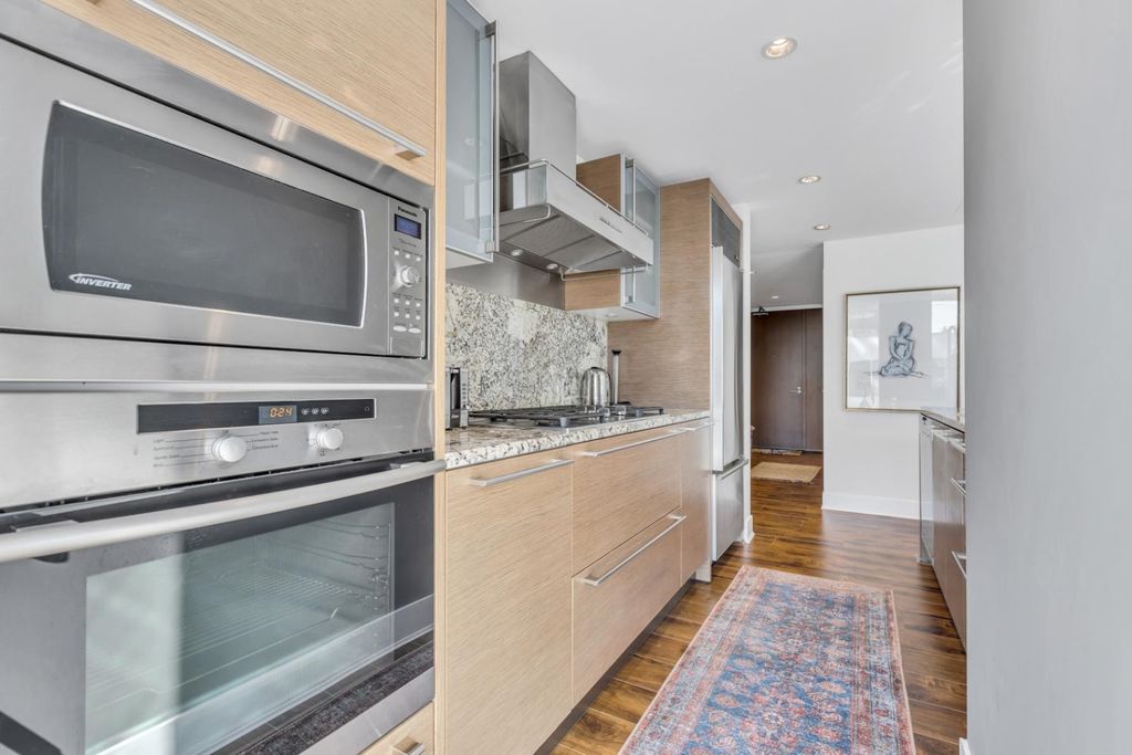 listing image 1104373165117308546