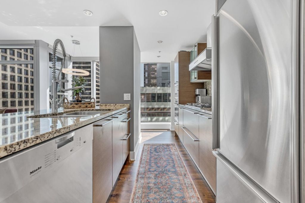 listing image 1106837468325249530