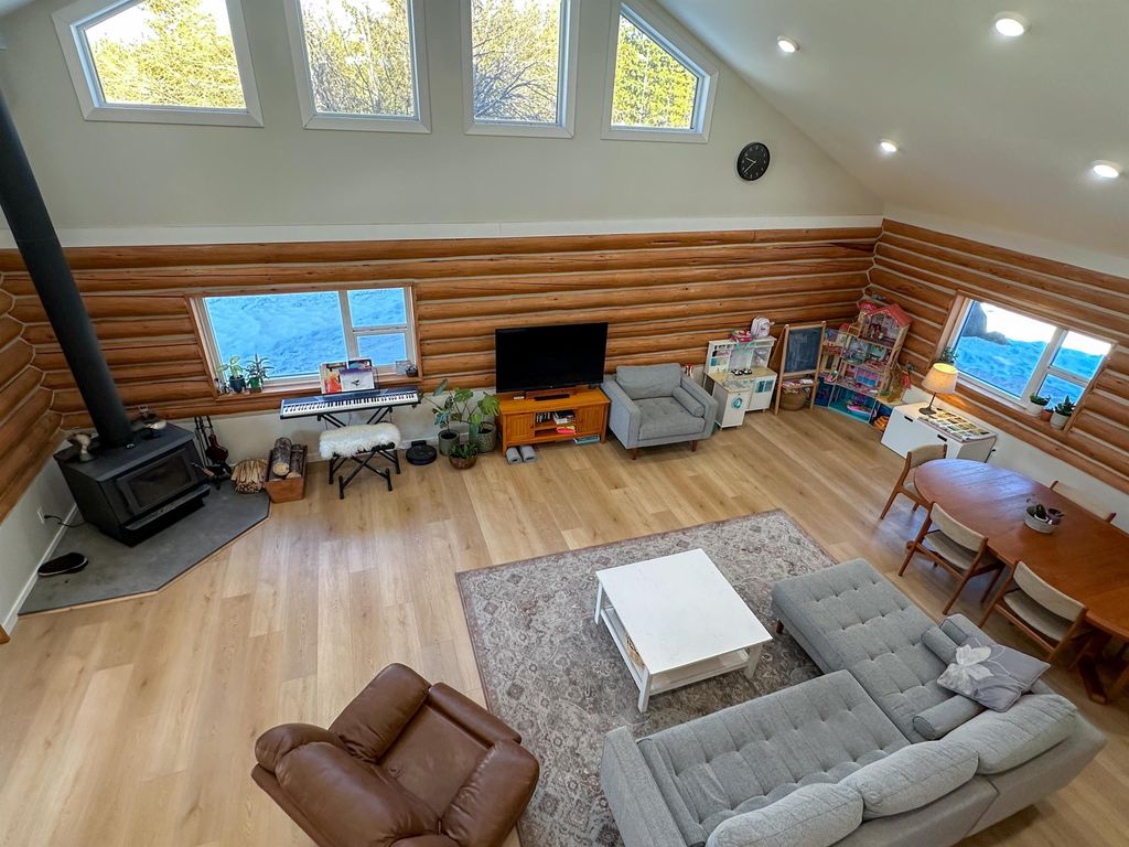 listing image 1102275194071264415