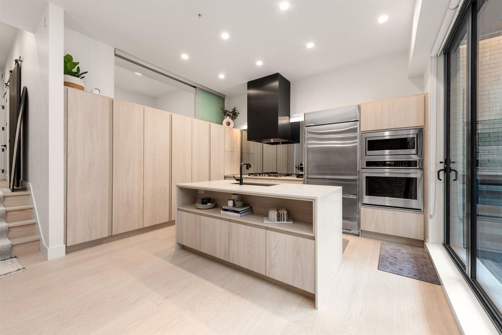 listing image 1108124001176097422