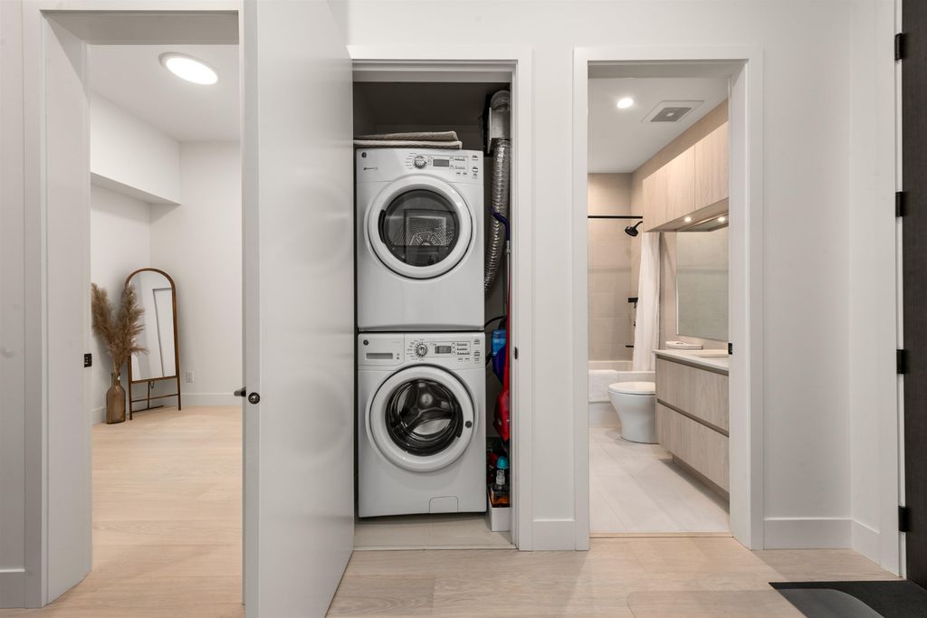 listing image 1100664379588294569