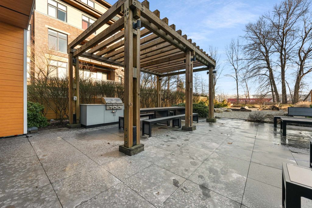listing image 1103683300546810026