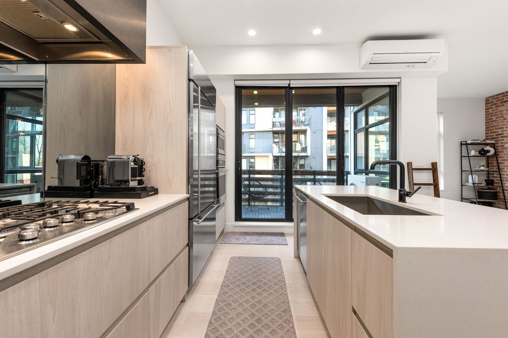 listing image 1102923013883320136