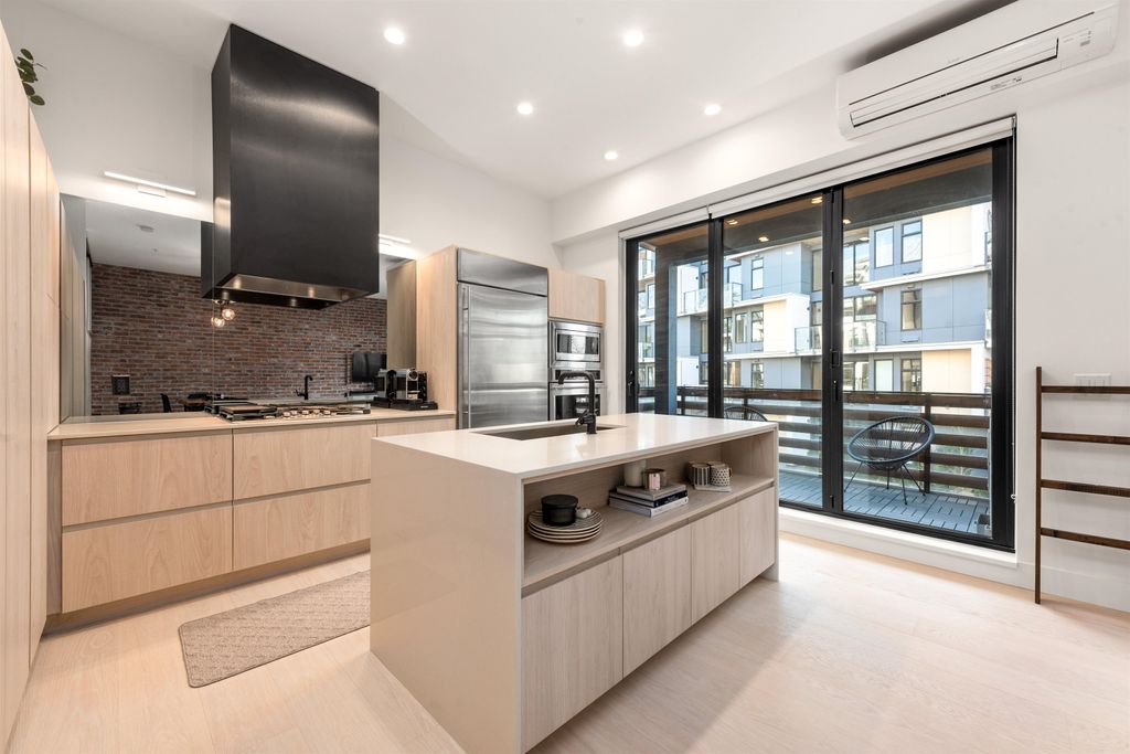 listing image 1103134084360096931
