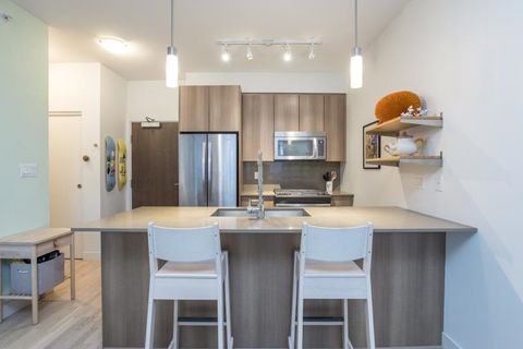 7058 14th Avenue 417 Burnaby BC V3N 0E6