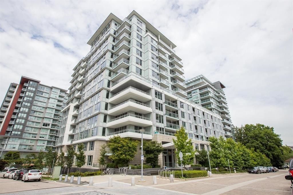 listing image 1104181476394158522
