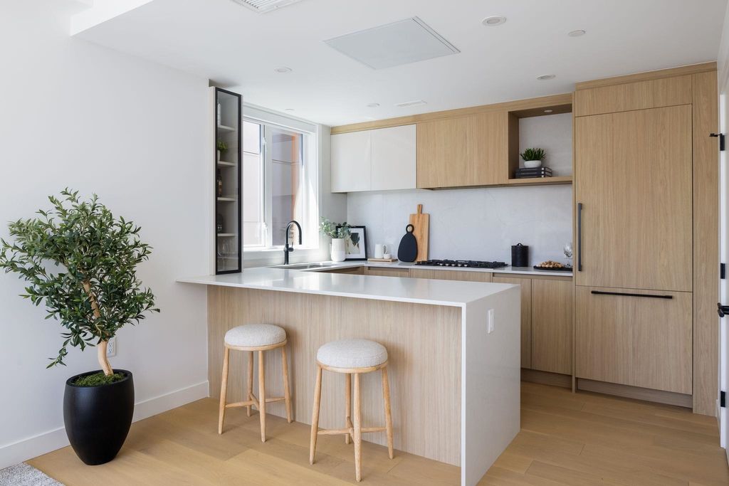 listing image 1106825775309734586