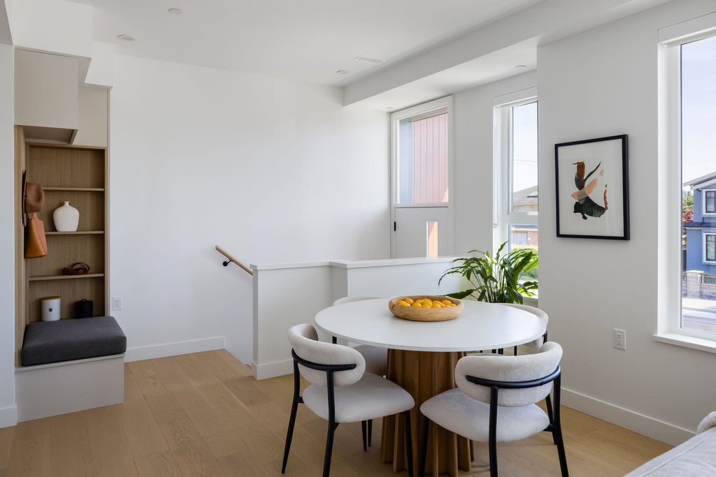 listing image 1102069990580060212