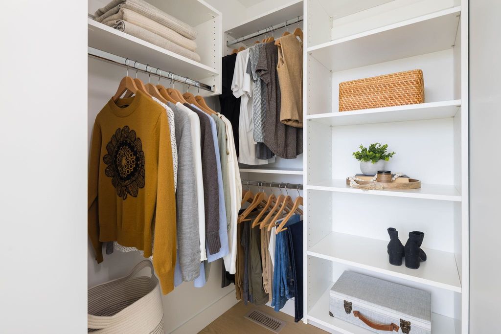 listing image 1105289979341942220