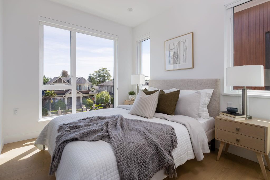 listing image 1105504023533547649