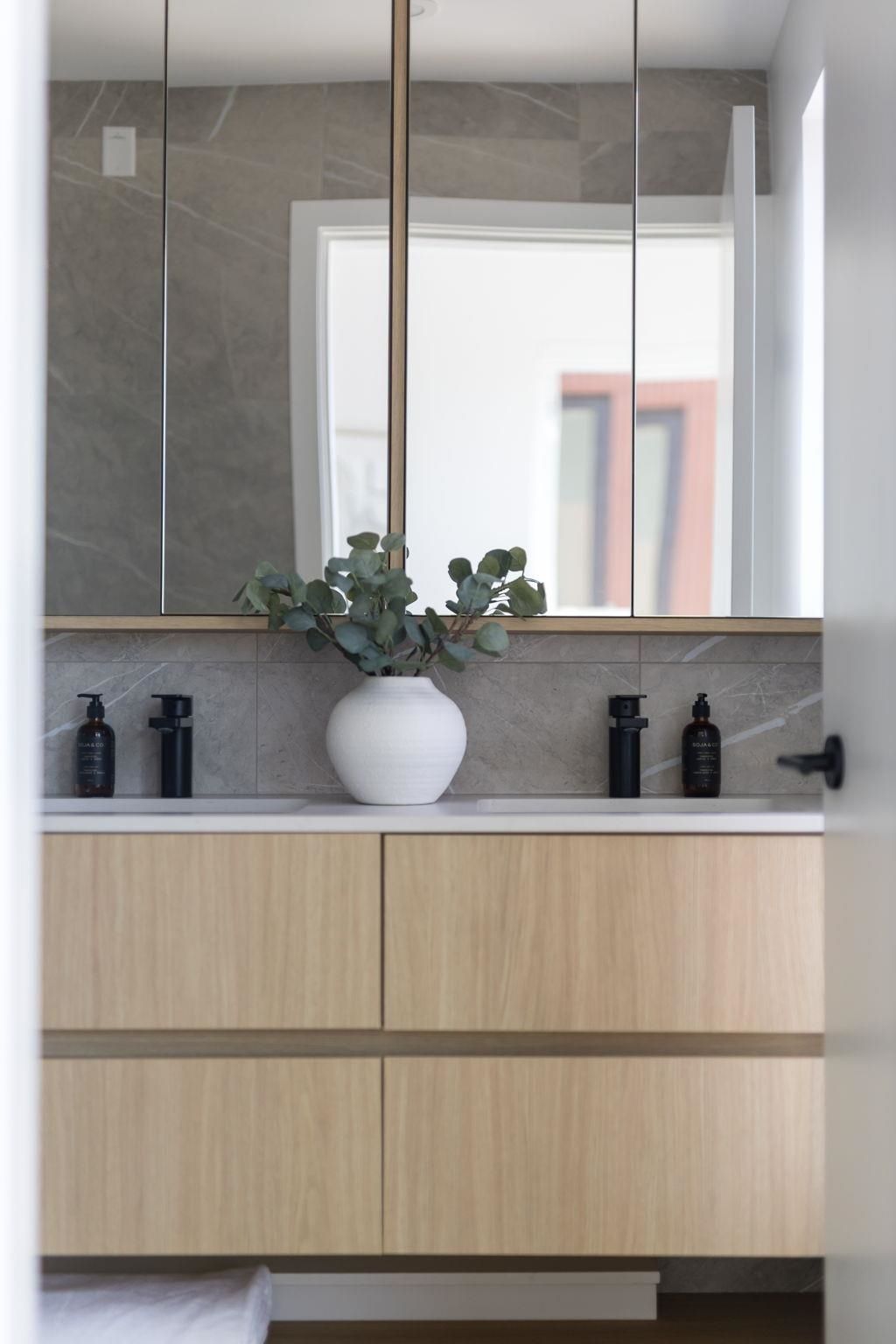 listing image 1106121426960123154