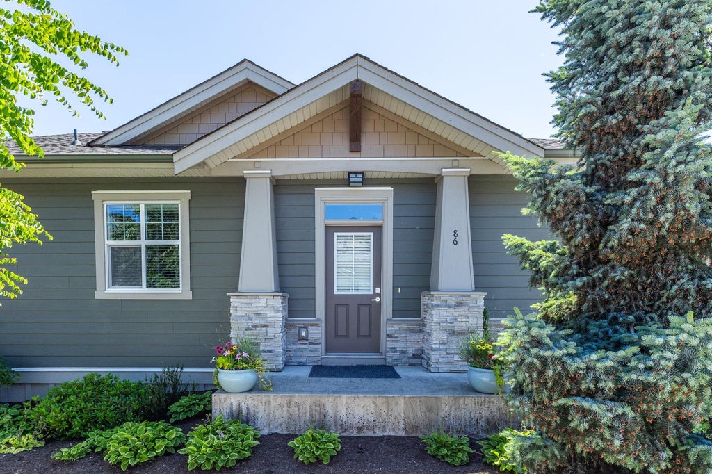 Photo of 7138 210 Street #86, Langley, BC V2Y 0V7 (MLS # R3138362)