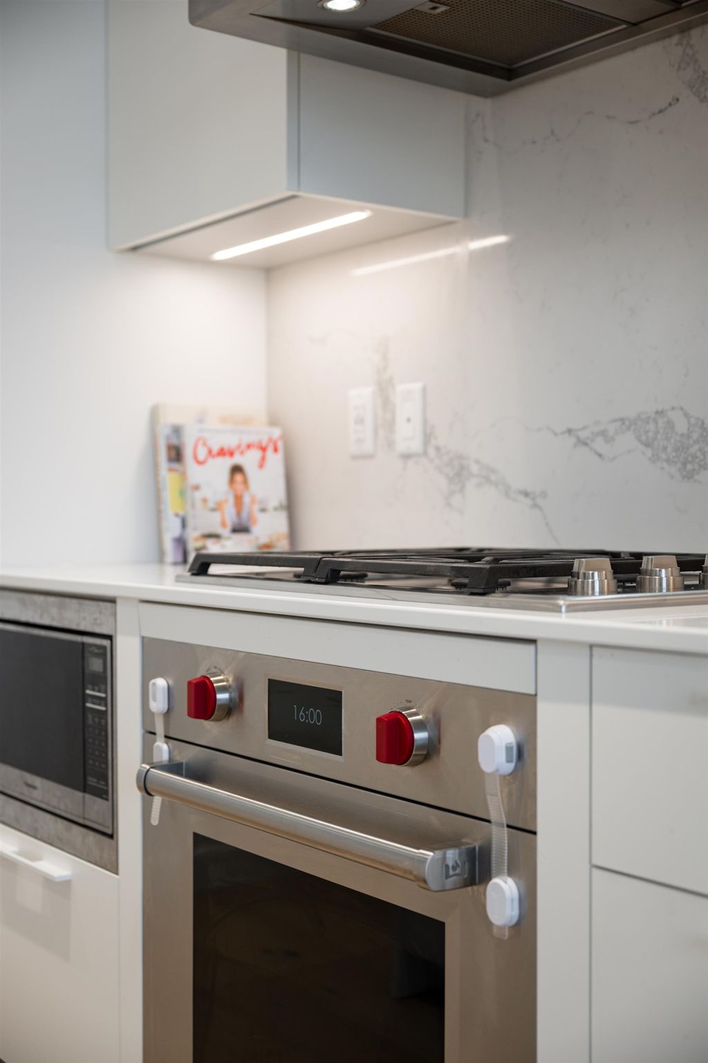 listing image 1104856057716378963