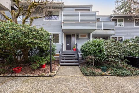 4603 Hoskins Road North Vancouver BC V7K 2R2