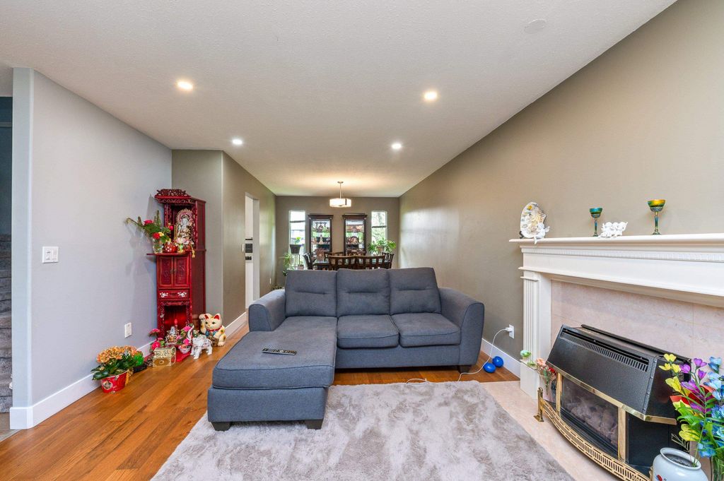listing image 1107397704485143421