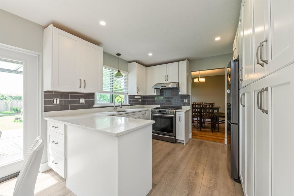 listing image 1107300421732686480