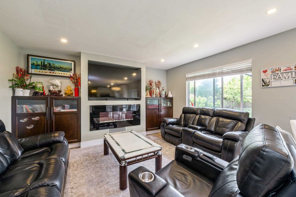 listing image 1109886912031671570