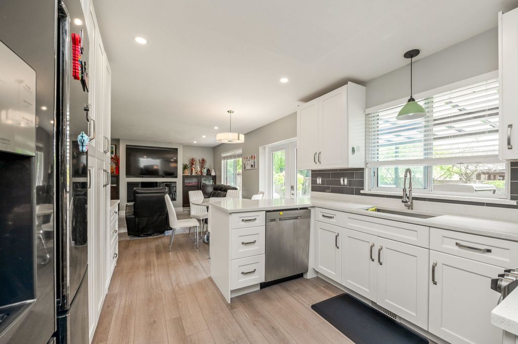 listing image 1100450874923128686