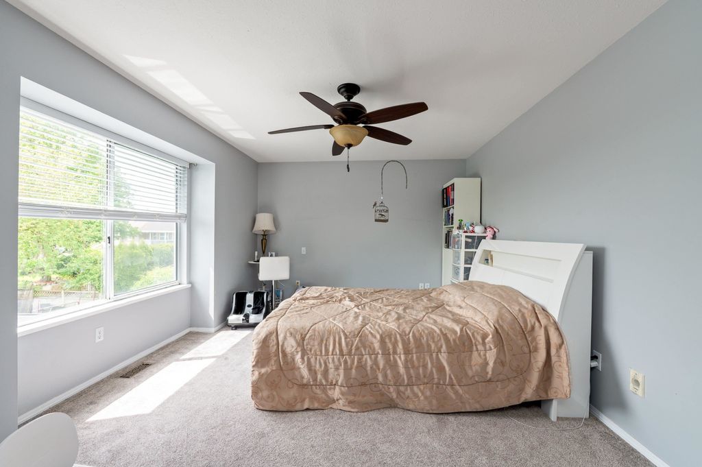listing image 1106983817553872016