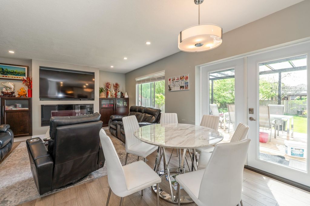 listing image 1101567449609318068
